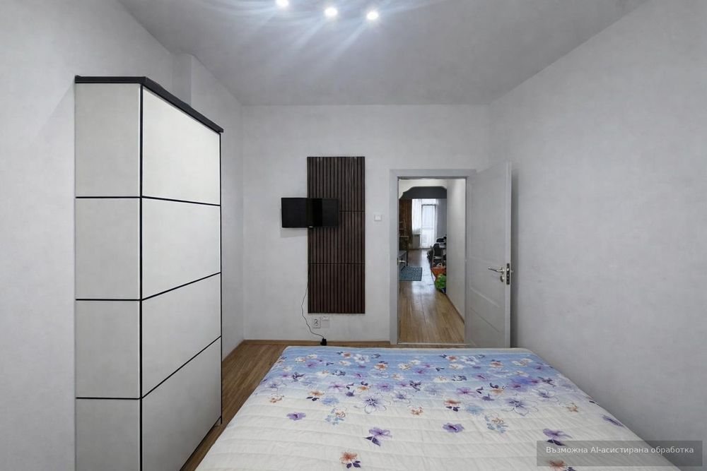 Тристаен, под наем, Център-Докторски паметник