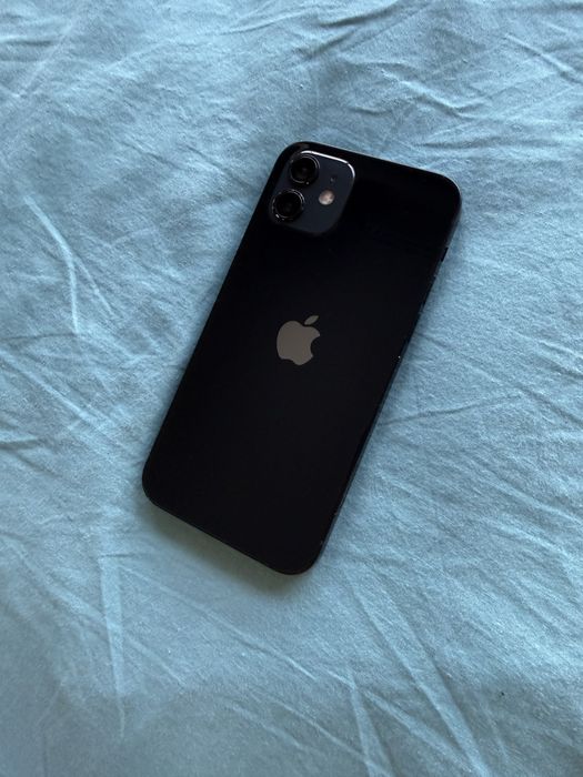 iPhone 12 64GB - Черен - Отличен!