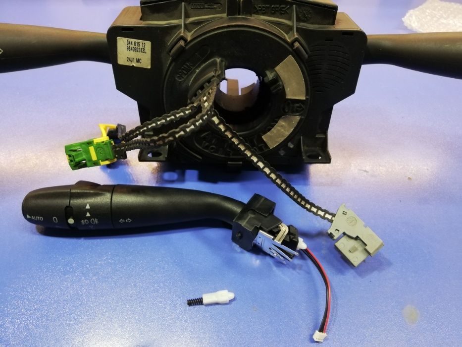 Ремонт на COM 2000 / лостчета мигачи / на Пежо / Peugeot