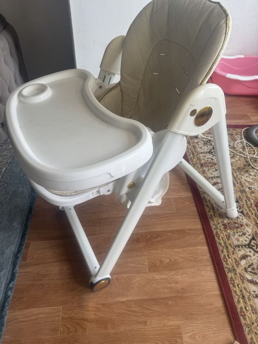 Детский стульчик для кормления