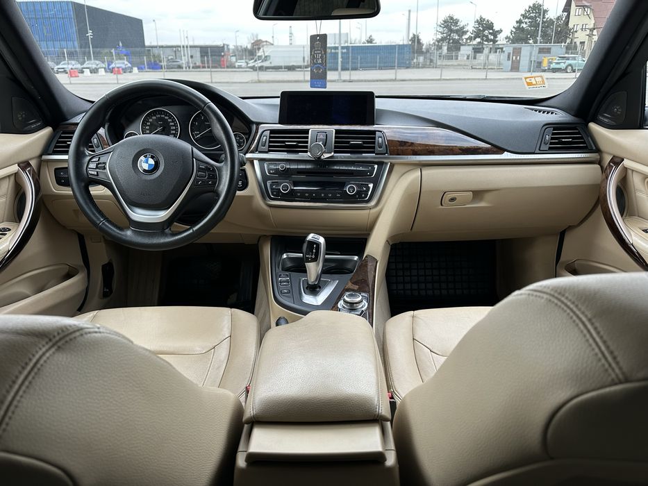 Bmw f30 320d automat , trapa, harman&kardon