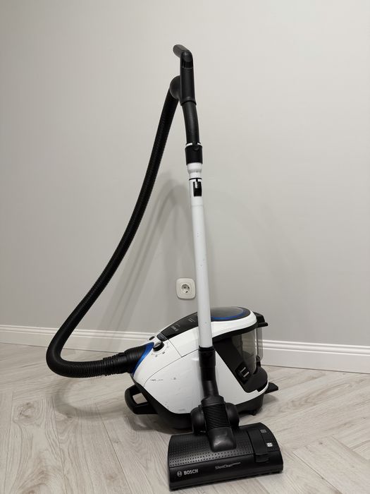Пылесос Bosch BGS7SIL1 белый