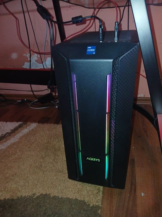 Vând calculator de gaming