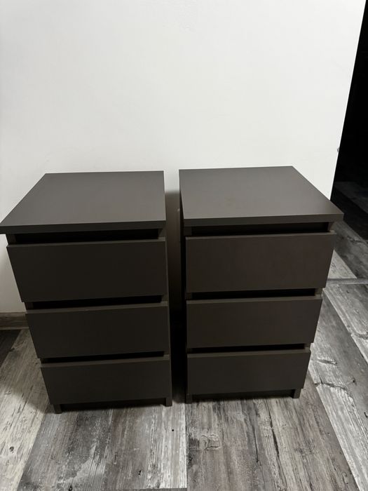 Set doua noptiere