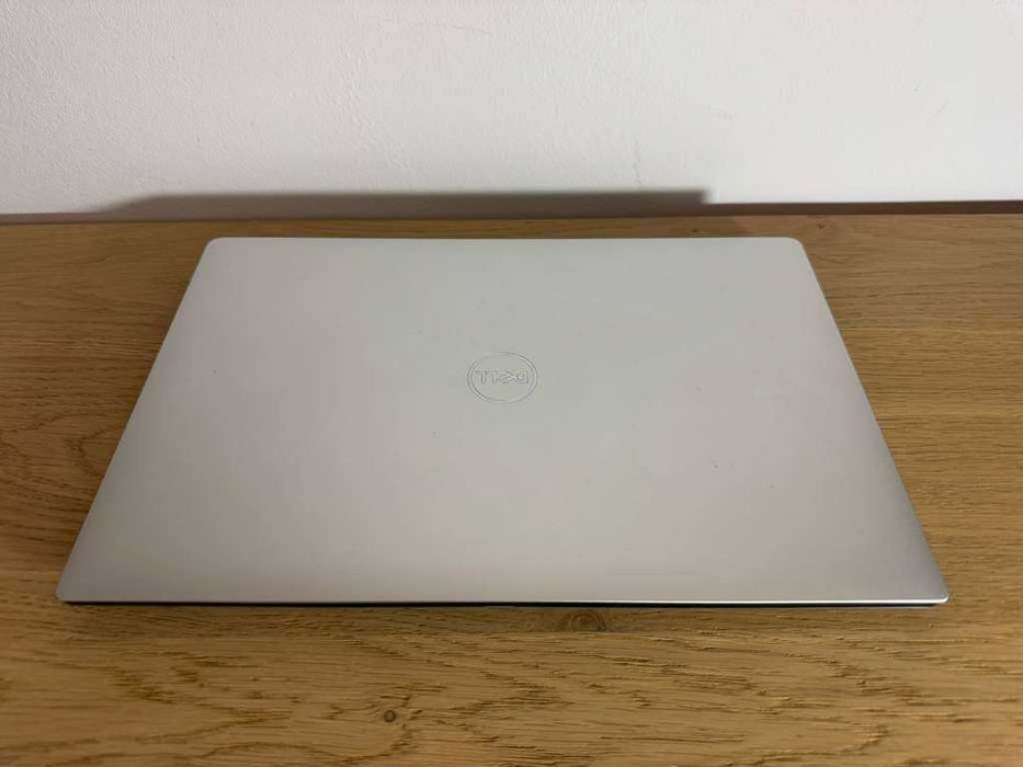 Laptop DELL XPS 15 7590 I7-9750H 16GB RAM 512GB SSD 97WHr