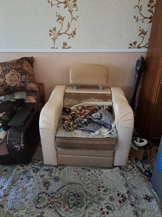 Отдам 2дивана и 2кресла бесплатно
