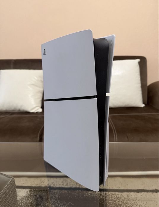 Като нов Sony PlayStation 5 Slim Disc Edition 12м Гаранция