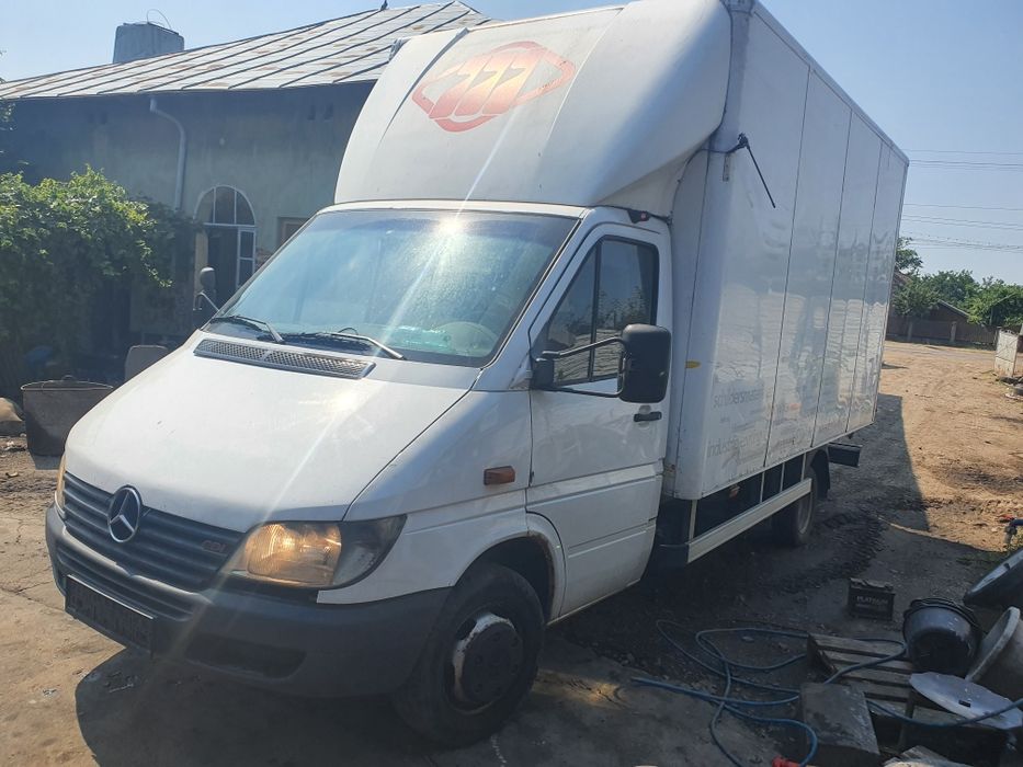 Dezmembrez Mercedes Sprinter 413 2.2 2005 cutie 5 trepte cub