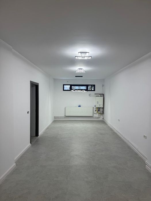 Vand/inchiriez spatiu  comercial