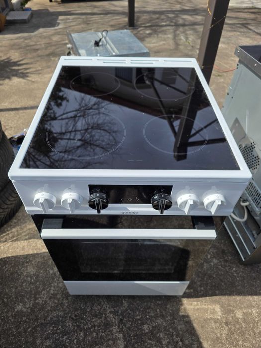 Печка с керамичен плот Gorenje