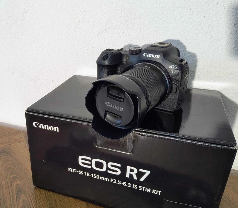 Canon EOS R7 + obiectiv RF 18-150mm