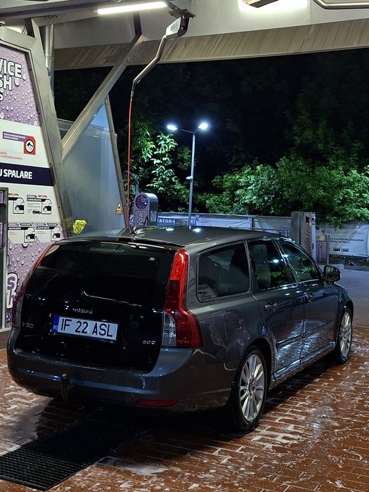 VOLVO V50 2010 — imagine 3