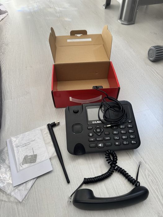 Телефон на две SIM-карты, подходит для офиса. В наличии две штуки.