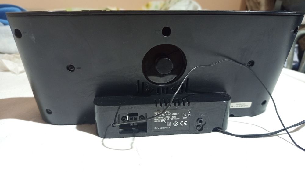 Радио часовник SONY