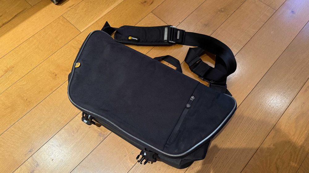 Set Genți Booq (Graphite): Rucsac Boa Squeeze + Messenger Boa Nerve