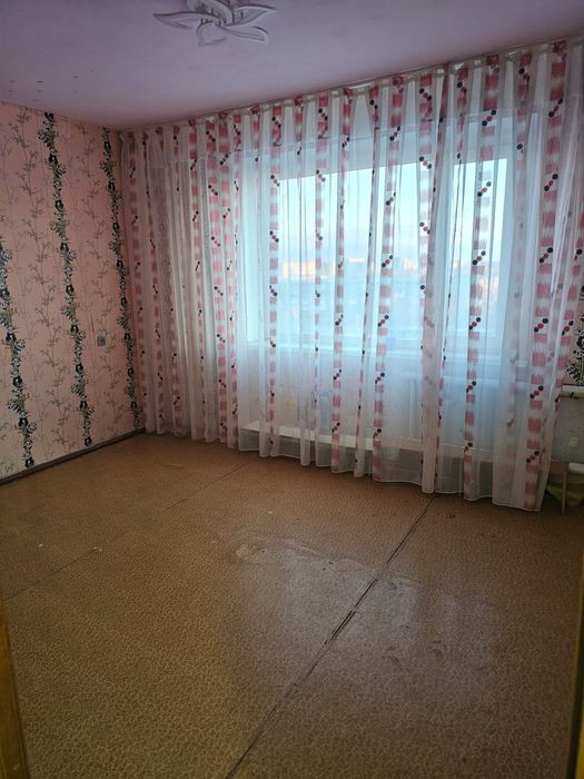Продам 4 комнатную квартиру 5а