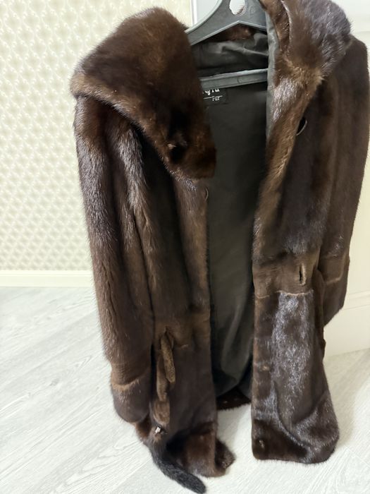 Продам норкувую шубу