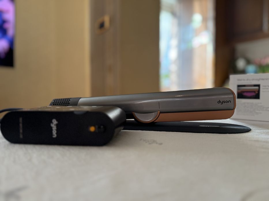 Dyson Airstrait HT01 Silver Copper