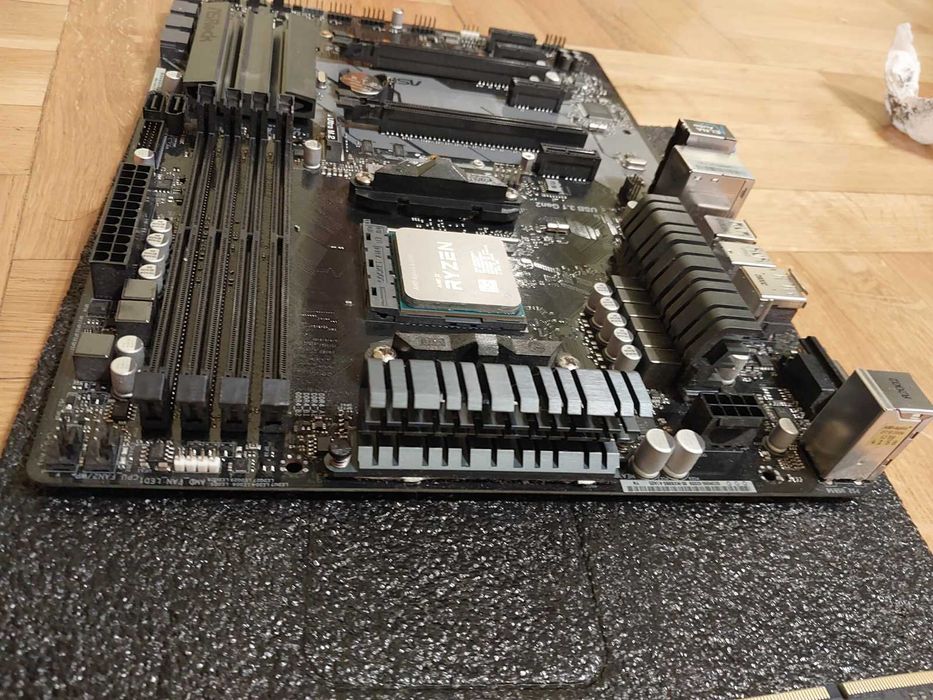 AMD Ryzen 5 3600 + AsRock B450 Pro4
