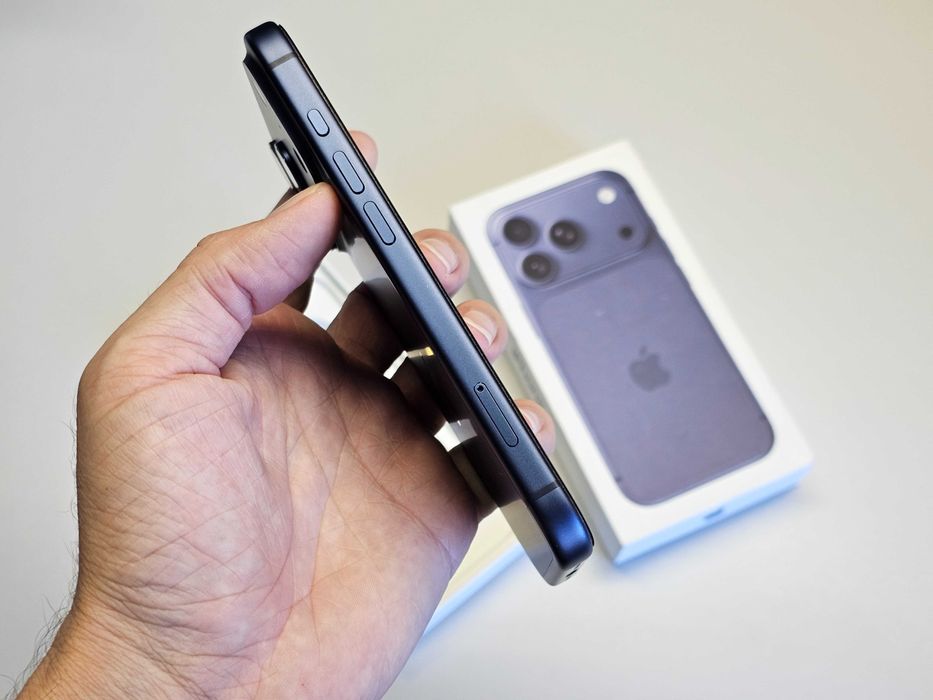 ПРОДАМ iPhone 17 Pro (256GB) Deep Blue / SIM. Практический НОВОЕ 100%