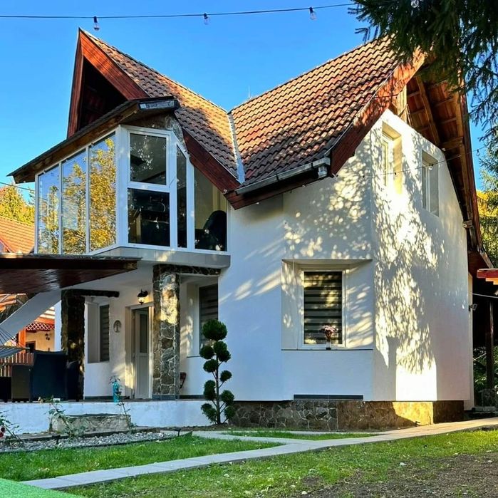 Cabana de închiriat cu piscină încălzită și ciubăr cu jacuzzi