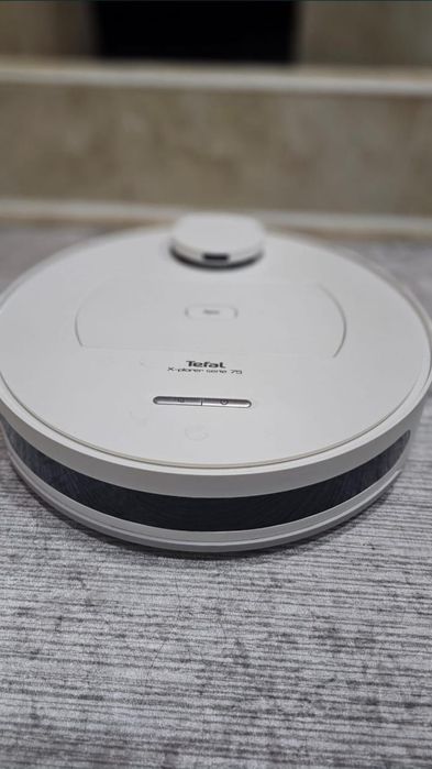 Роботпылесос в идеальном состоянии.