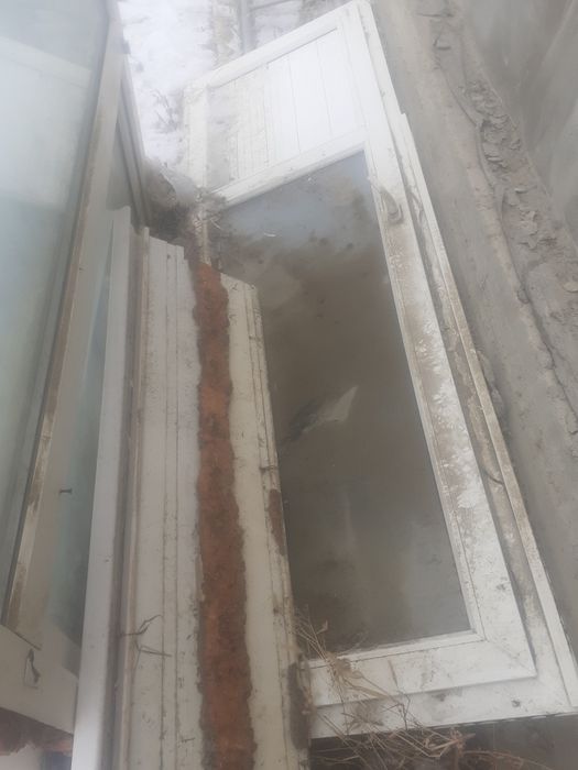 Б/у пластиковые двери окно