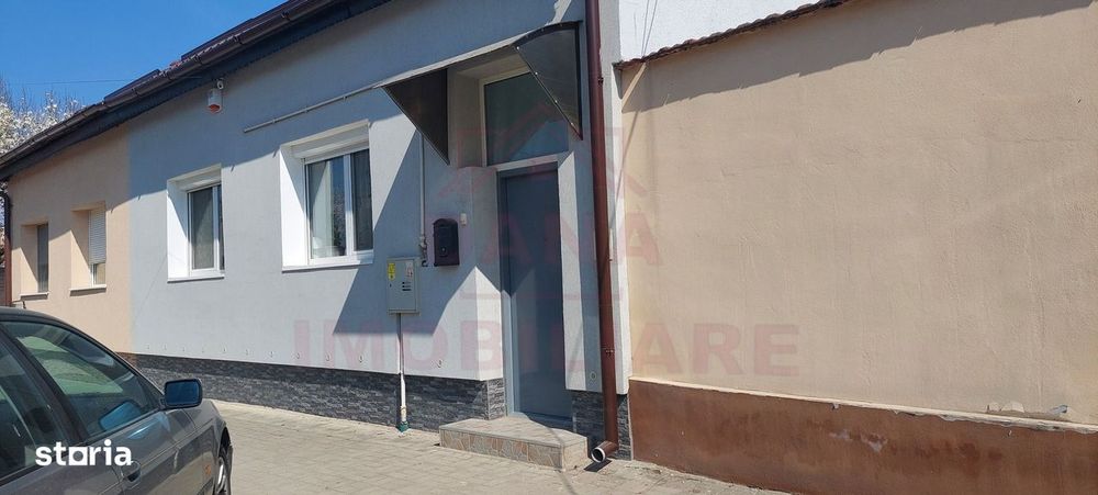 1\2 Duplex, De Vânzare, 4 Camere\Caransebeș\ Zonă Centrală\Jud.cs