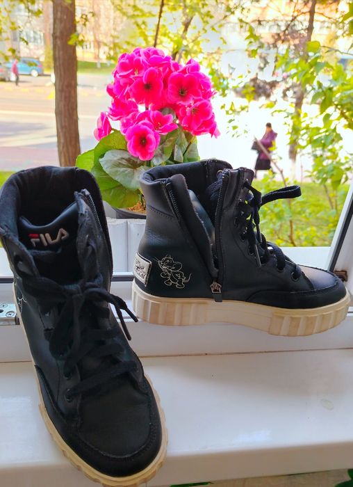 Adidași /teniși /bascheți Fila, mărime 33, impecabili