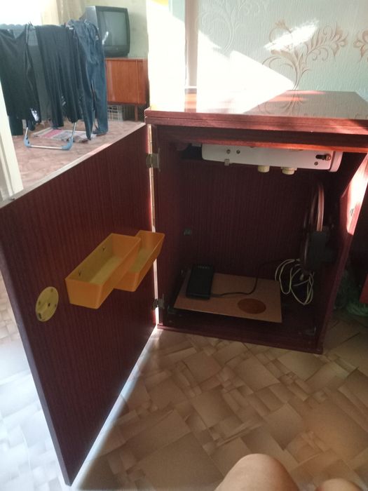 Продам швейную машину