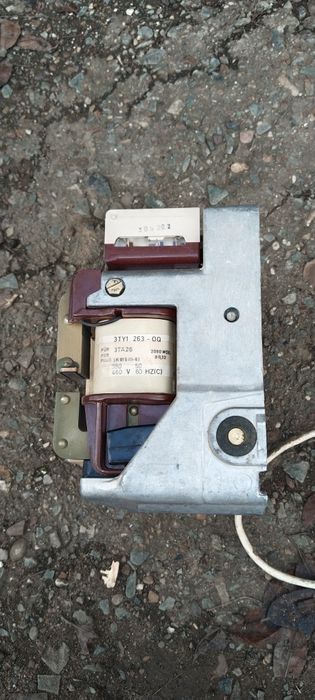 Контактор Contactor Siemens 3TA26-15-0AF