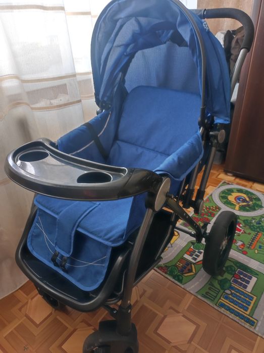 Продаю коляску в отличном состояние