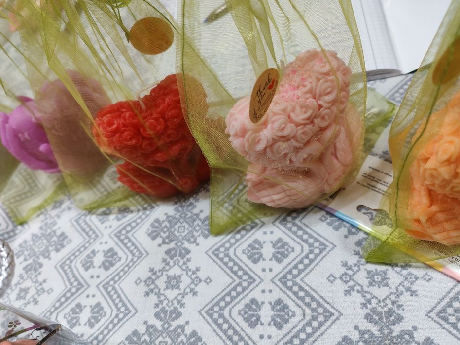 Vând martisoare ceara parfumata