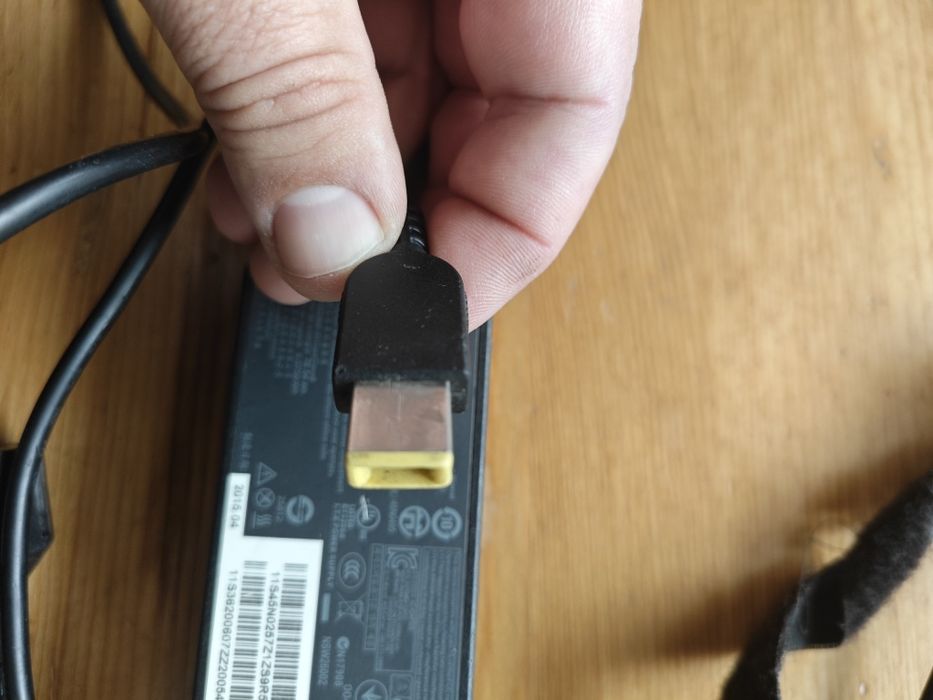 Зарядно за лаптоп lenovo 20V 3.25A  45W