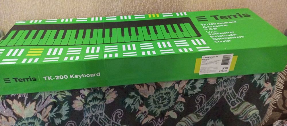 Продам синтезатор