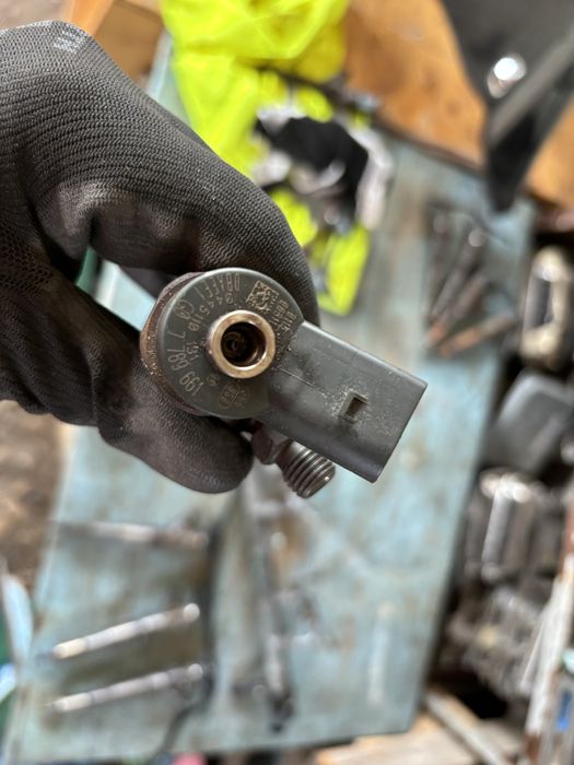 Дюзи, рейка с клапани за БМВ 320 тди 150 кс