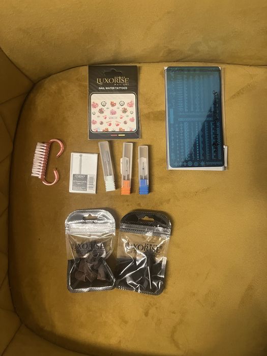 Vand freza de unghii in stare perfecta cu capete diferite