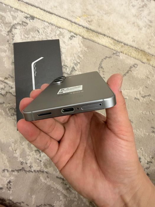 Продам айфон S25 Silver