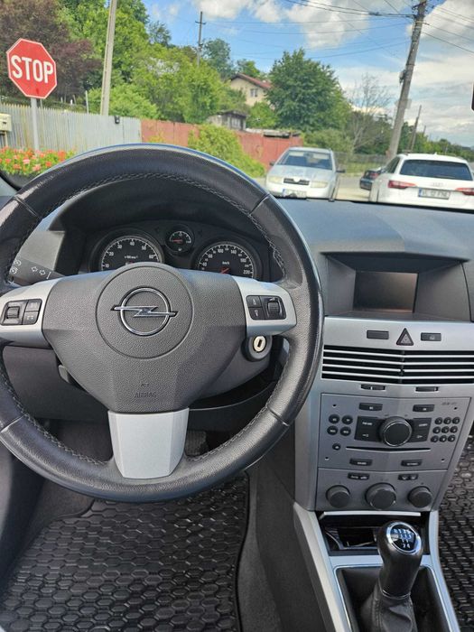 Opel Astra H 1.6 benzina 2011