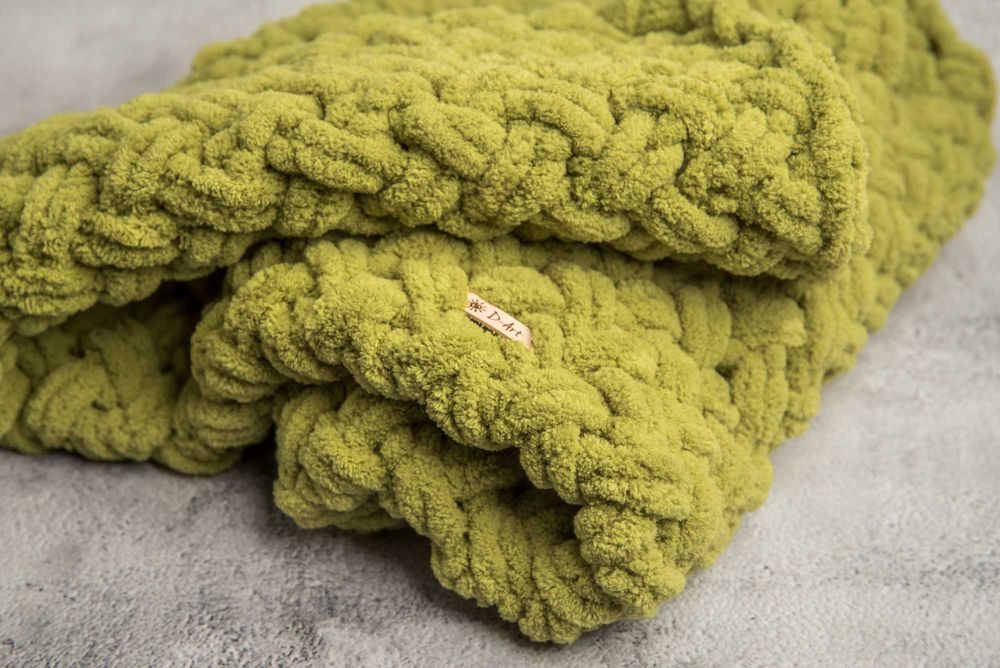 Пухено бебешко одеало от прежда Alize Puffy