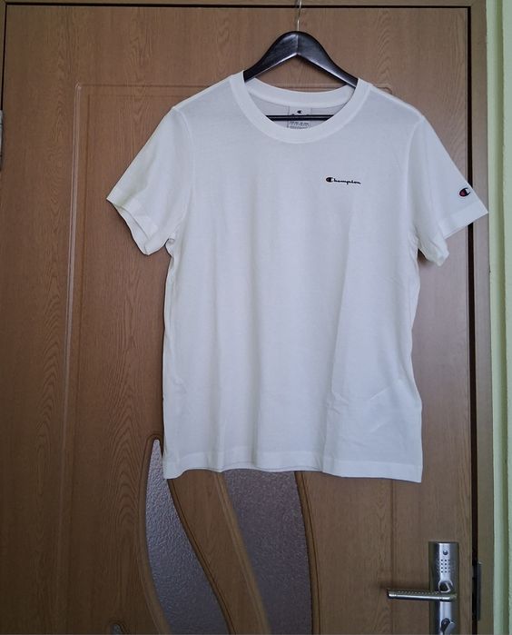 Tricou femei champion nou cu eticheta