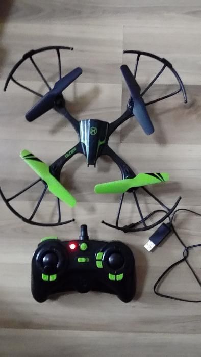 ДРОН- Sky Viper s670 Stunt Drone - 2.4 GHz Черен / Зелен - НОВ!