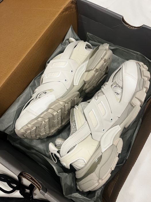 Balenciaga track 38 бели