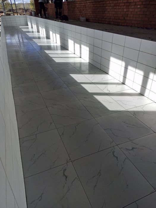 Укладка кафеля, керамики, мрамора.