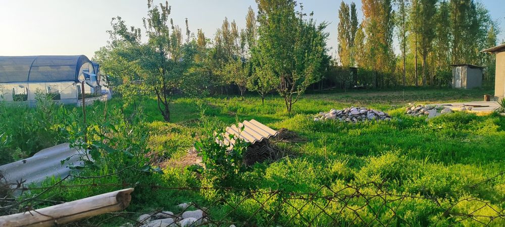 Участка сотилади