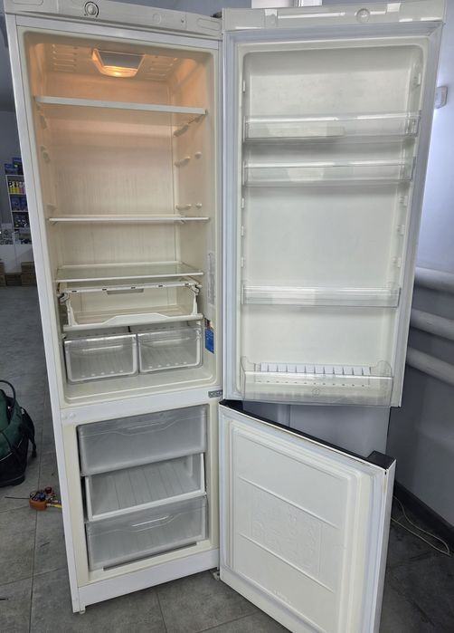 Продам морозильник