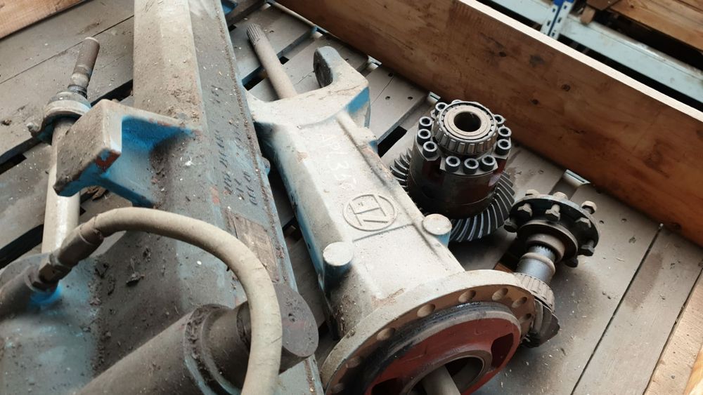 Dezmembrez tractor Fendt 600 612 615