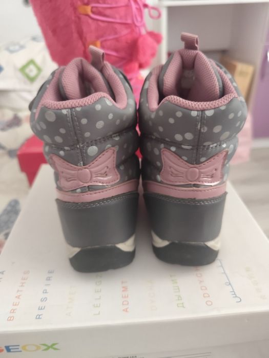 Cizme mar 33 Geox și Agatha Ruiz de la Prada.