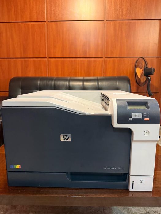 Продам HP Color Laser Jet CP 5225
