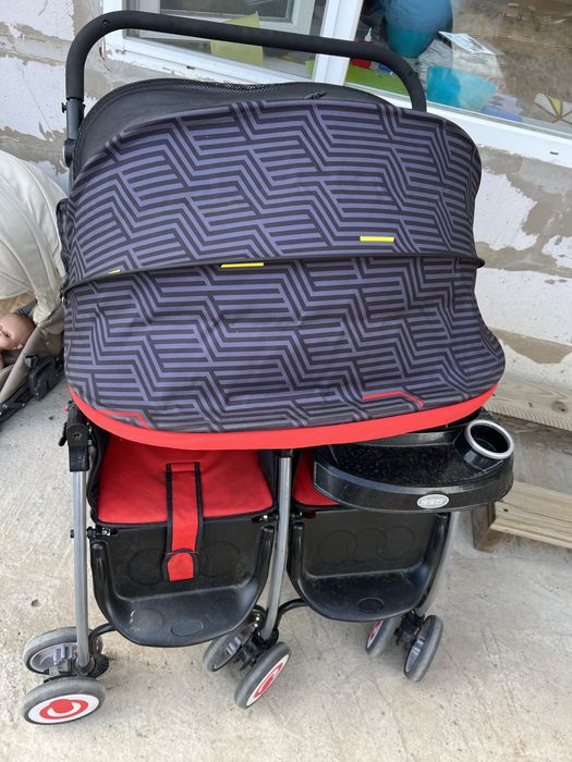 Коляска для двойняшек